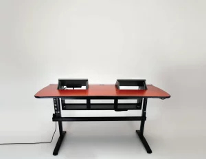 pro-edit-desk
