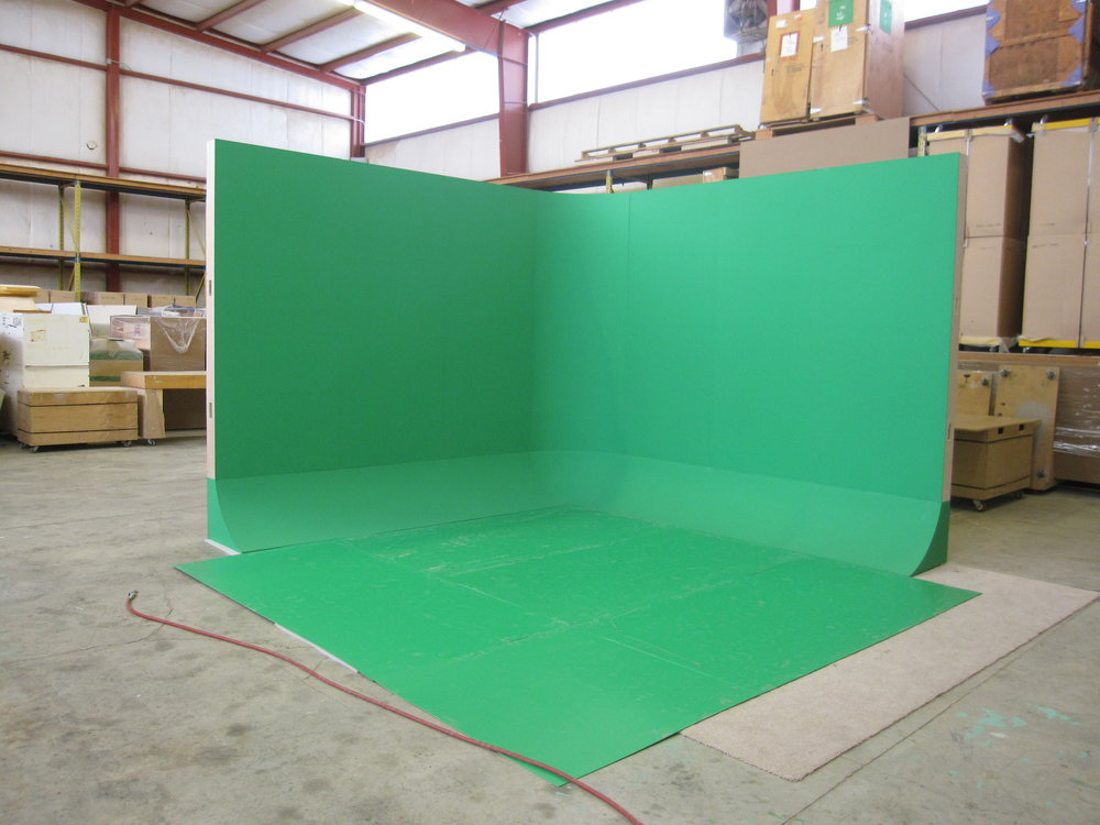 L shaped free standing green screen cyclorama 12.5'x12.5' with a 90* angle