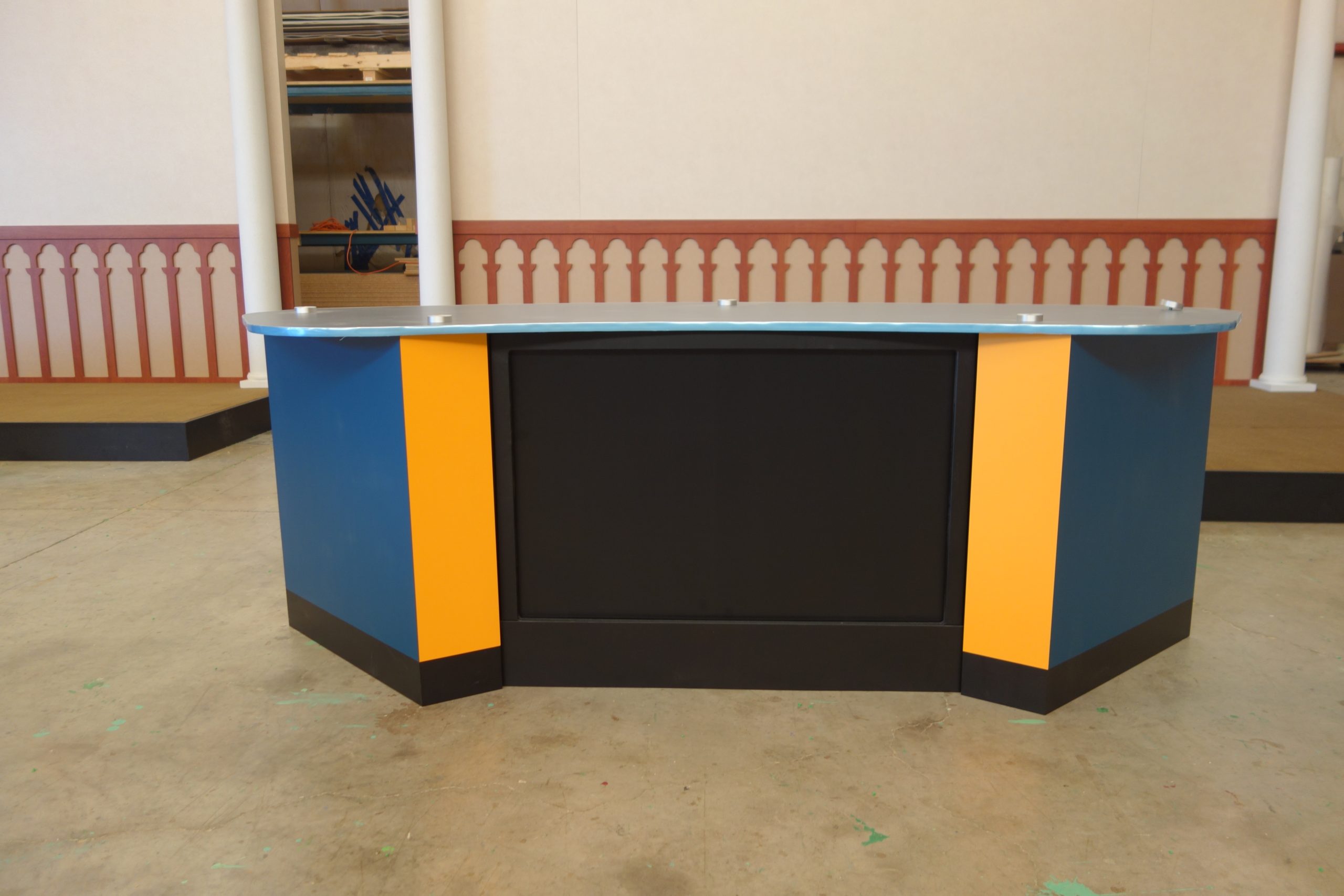 UNIPRO D Top Desk Vanity Panel